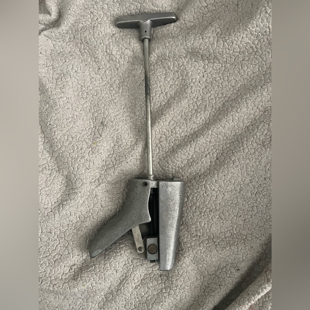 Cast Aluminum Boot Instep Stretcher and Vamp Raiser is a professional grade